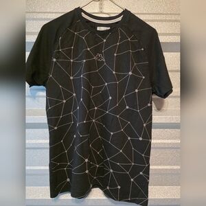 Kappa Men's Black and Gray Geometric Tee